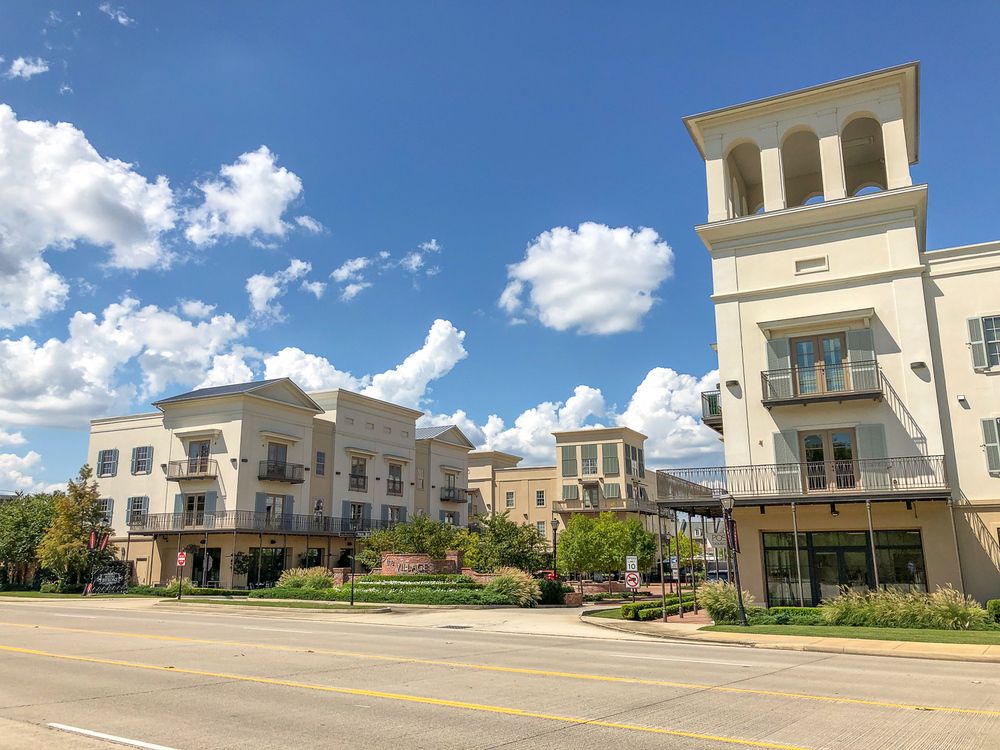 Last Suite Available in The Village at Willow Grove: 8211 Village Plaza Ct, Baton Rouge, LA 70810